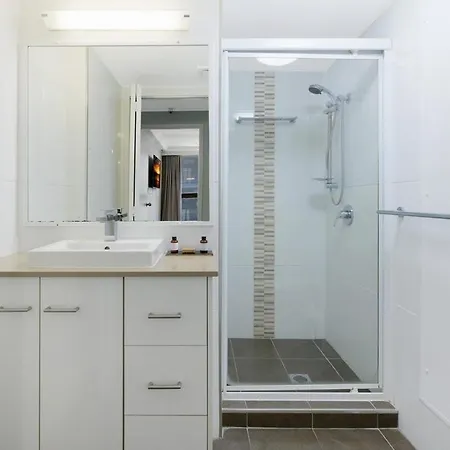 Beachside 1 Bdr Ocean View Apartment Broadbeach Gold Coast Exterior photo